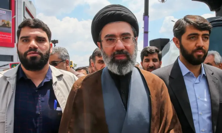 “Mojtaba Khamenei në gjendje të rëndë për jetën”/ Prestigjiozja britanike zbulon: Po mbahet gjallë me aparatura mjekësore