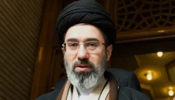 Mojtaba Khamenei paralajmëron hakmarrje për shefin e sigurisë së Iranit