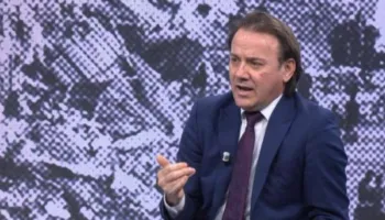 “Mos përdor fjalën ‘naiv’ me mua”/ Debat në studio mes Gjonit dhe Dedajt, ish-deputeti: Sot ka hallin e Shkëlzenit…
