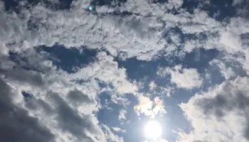 Moti për këtë të shtunë: kthjellime, por edhe vranësira dhe reshje të dobëta lokale