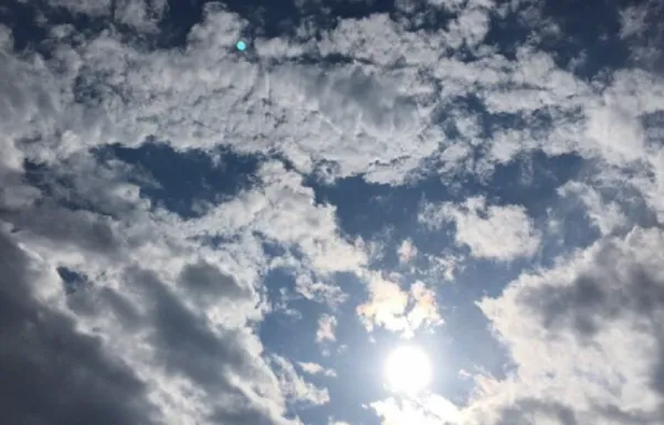 Moti për këtë të shtunë: kthjellime, por edhe vranësira dhe reshje të dobëta lokale