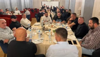 Muaji i shenjtë i Ramazanit, Fatmir Hysenbelliu shtron iftar për gazetarët