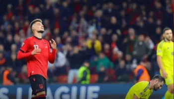 Muçi i “mbyll derën” rithmimit te Beshiktash: Është kënaqësi të luash për Trabzonspor