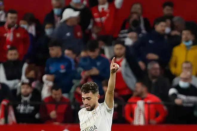 Munir arratiset nga Irani pasi bo*bardimet e kthyen fundjavën e futbollit në histori mbijetese