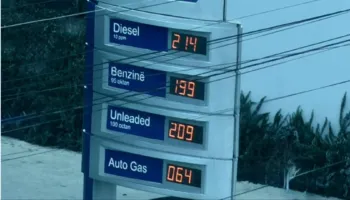 Nafta arrin në 214 lekë në Shqipëri, rreth 40 lekë më shumë sesa para luftës