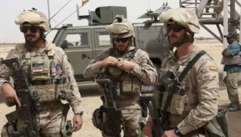 NATO pezullon përkohësisht aktivitetet stërvitore në Irak, tërheq 600 anëtarë të stafit