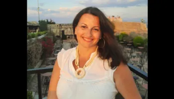 Naxhije Gashani: Kur të flasësh për dashurinë