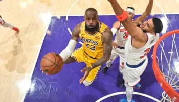 NBA/ Lakers bën “bis”, kalifornianët mundin Knicks, Spurs fiton derbin teksan
