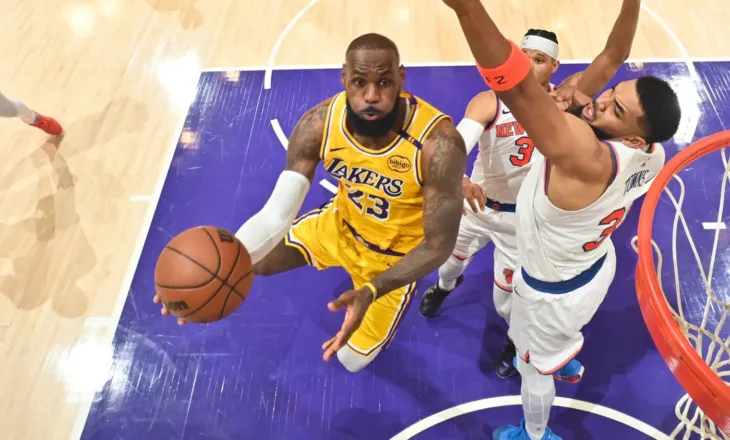 NBA/ Lakers bën “bis”, kalifornianët mundin Knicks, Spurs fiton derbin teksan