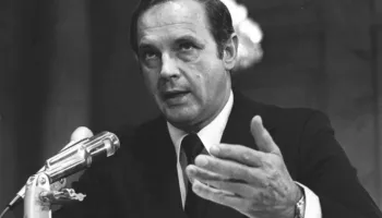 Ndahet nga jeta njeriu që zbuloi regjistrimet e Watergate dhe shkaktoi dorëheqjen e Nixon-it