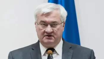 Ndalohet transporti me 80 mln dollarë në Hungari, Ukraina akuzon Budapestin për marrje peng të 7 bankierëve