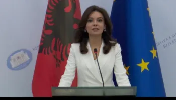 Ndarja nga jeta e Namir Lapardhasë, Elisa Spiropali: Krijesa më e pasherr në arenën e zhurmshme shqiptare!