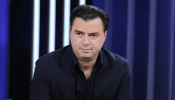 Ndarja nga jeta e Namir Lapardhasë, mesazhi prekës i Lulzim Bashës: I lirë në mendje dhe i drejtë në qëndrim!