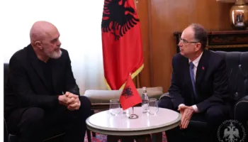 Ndryshimet në qeveri, Begaj pret në takim kryeministrin Rama