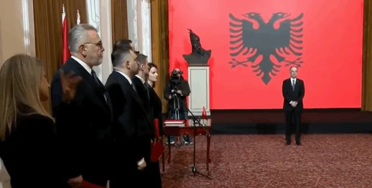 Ndryshimet në qeveri, betohen para presidentit Begaj, ministrat e rinj të kabinetit