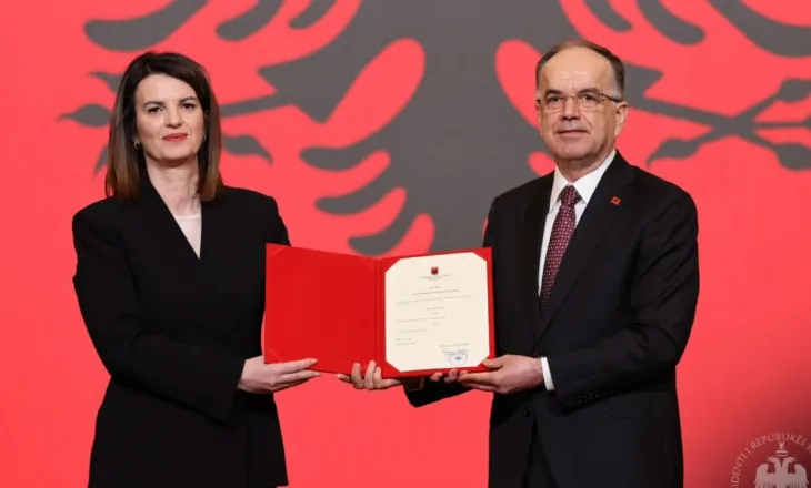 Ndryshimet në qeveri, betohen shtatë ministrat e rinj. Marrin zyrtarisht detyrën