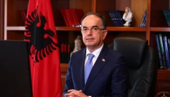 Ndryshimet në qeveri, Presidenti Begaj dekreton shkarkimet dhe emërimet e ministrave të rinj