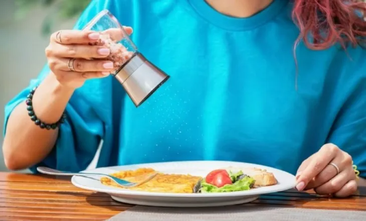 Ndryshimet që lidhen me tensionin e gjakut që ndodhin kur zvogëloni marrjen e kripës