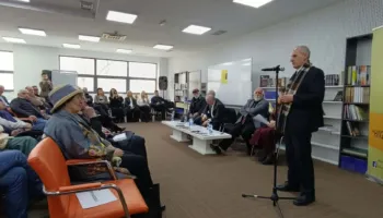 Në bibliotekën “Hivzi Sulejmani” u mbajt takimi me shkrimtarin, Sabit Rrustemi