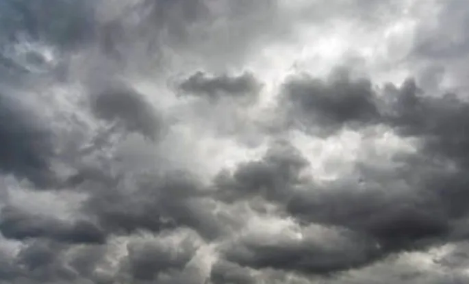 Në disa zona rikthehen reshjet e shiut, parashikimi i motit për sot