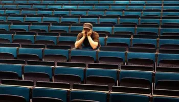 Në ditë të vështira mbetemi vetëm, ikin të gjithë miqtë