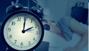 Në fundjavë, kalojmë në orën verore: Si ta përballojmë ndryshimin sa më lehtë të jetë e mundur?