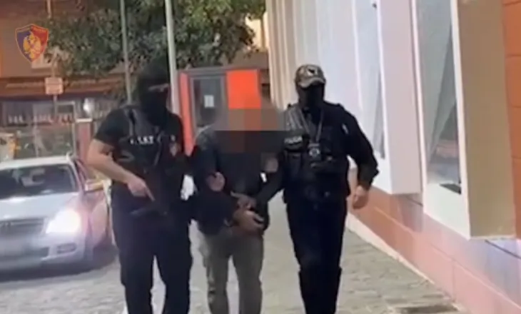 Në kërkim ndërkombëtar dhe i dënuar në Itali për prostitucion dhe plagosje, arrestohet në Belsh 81-vjeçari