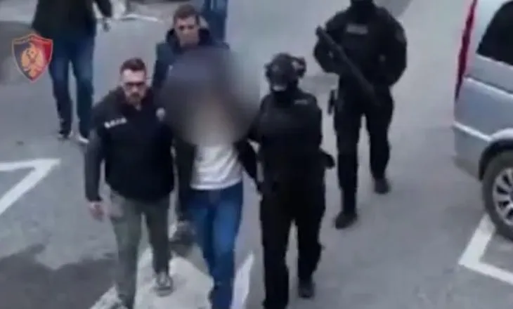 Në kërkim ndërkombëtar për vrasje, ekstradohen nga Shqipëria drejt Italisë dy kushërinjtë nga Dibra