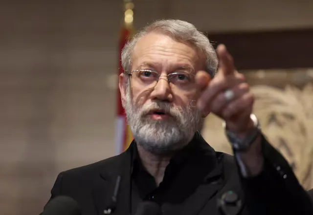 Në mungesë të Khameneit, pragmatisti Larijani shfaqet si ndërmjetës pushteti në Iran