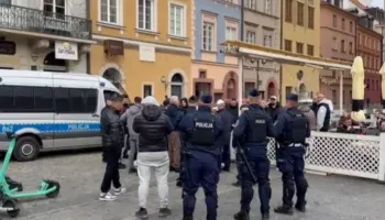 Në prag të ndeshjes Shqipëri-Poloni/ Policia polake ndalon festimet e shqiptarëve, kryen kontrolle të imtësishme