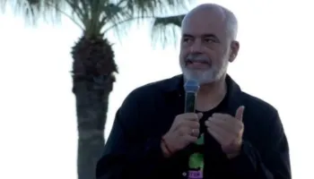 Në prag të nisjes së sezonit turistik, Rama takon deputetët e Vlorës dhe drejtuesit e pushtetit vendor