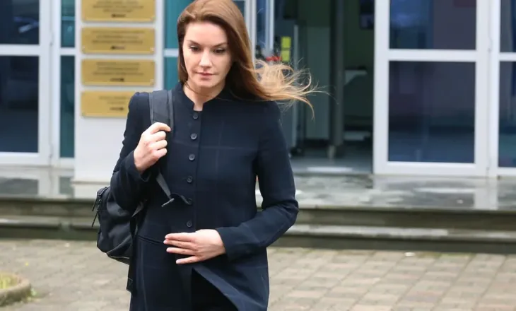 Në pritje të ëmbël, Ajola Xoxa kërkon ndryshim të masave të sigurisë për të dalë jashtë shtetit