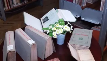 Në Shqipëri ekspozohen 46 librat e konfiskuar të Dante Alighierit (Video)