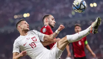 Në Varshavë për historinë/ Mbyllet çatia e stadiumit, si priten të rreshtohen skuadrat