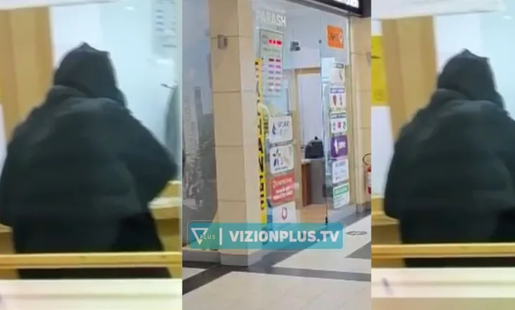 Nën kërcënimin e armës, momenti kur autori i maskuar grabit pikën e këmbimit valutor, mori 120 mijë lekë