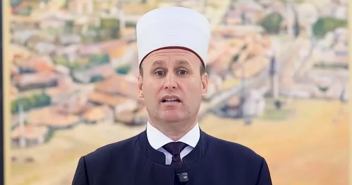Nesër Fitër Bajrami/ Kreu i KMSH-së uron besimtarët myslimanë: Kjo ditë është moment bashkimi