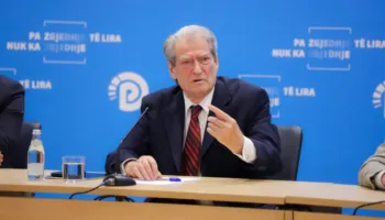 “Nesër shënohet një etapë e re vendimtare”, Berisha një ditë para protestës: Opozita do të udhëheqë kryengritje paqësore