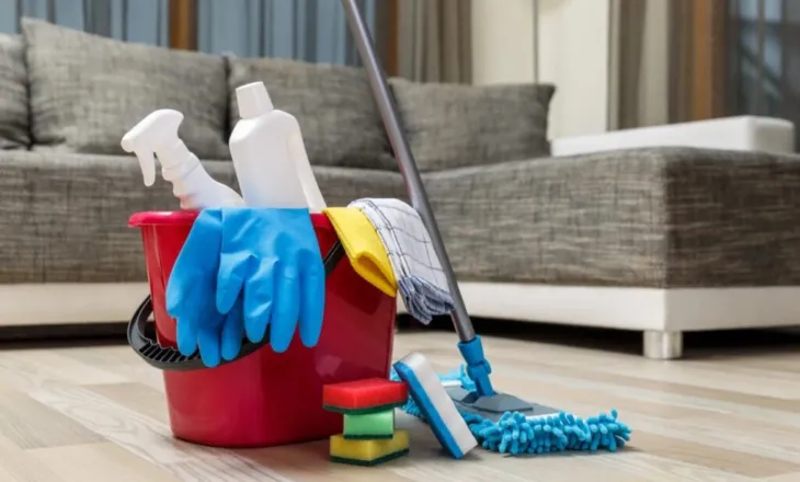 Nga 70 mijë në 120 mijë lekë në muaj, sa kushton sot një pastruese në Tiranë