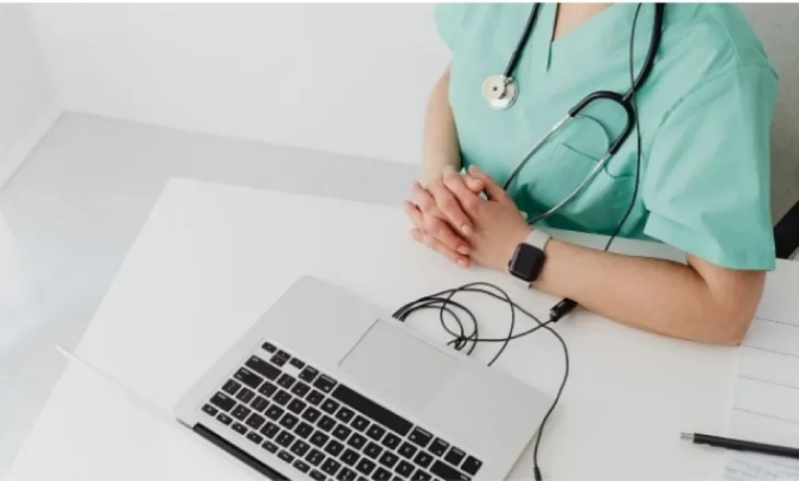 Nga diagnoza te të dhënat: Si po e riformëson inteligjenca artificiale kujdesin shëndetësor dhe po ngre pyetje etike