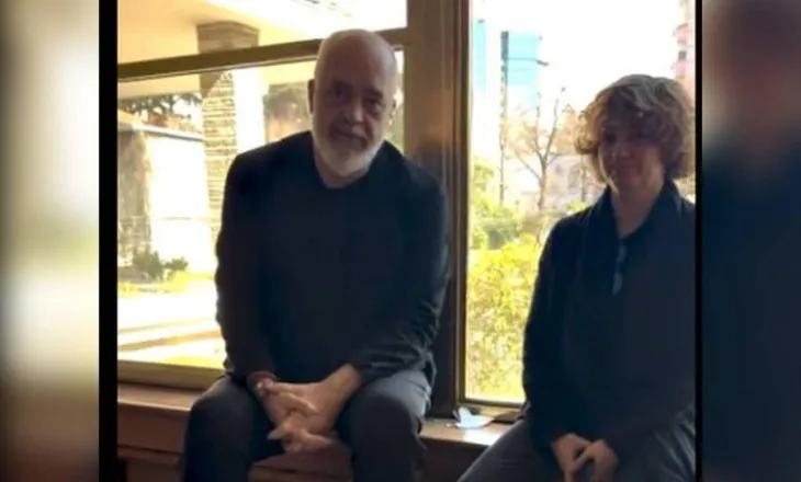 Nga Flavio Qarri: Banorët e Dragostunjës dhe banorët e vilës 31