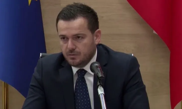 Nga hapja e fondeve të IPARD te mbështetja për fermerët dhe dëmshpërblimet, ministri Salla shpjegon ndryshimin e skemës së re: Nafta për fermerët…