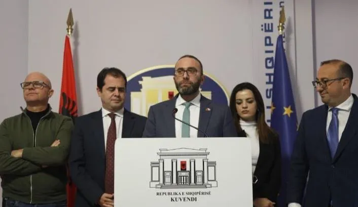 ‘Nga rreziku për prishjen e provave te…”/ PD: Ja arsyet pse duhet t’i hiqet imuniteti Belinda Ballukut