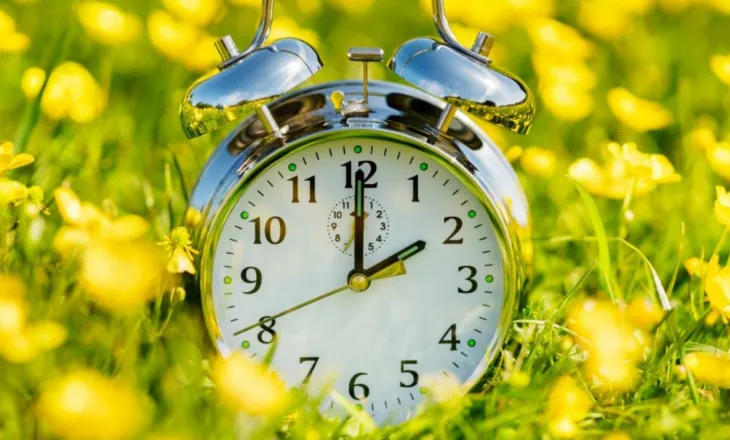 Nga sot, rikthehet ora verore: Më shumë dritë natyrale, më pak gjumë