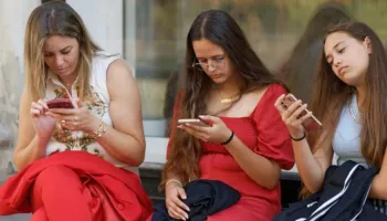 Nga TikTok te YouTube, ku përhapet më shumë dezinformimi për shëndetin mendor