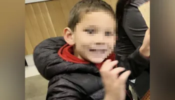 Ngjarje horror/ Prindërit shqiptar rrahin të birin 5-vjeçar, i presin gishtat e këmbës