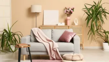 Ngjyrat e viteve ’90 po rikthehen në shtëpi: Si t’i përdorni pa e bërë ambientin të duket i vjetruar