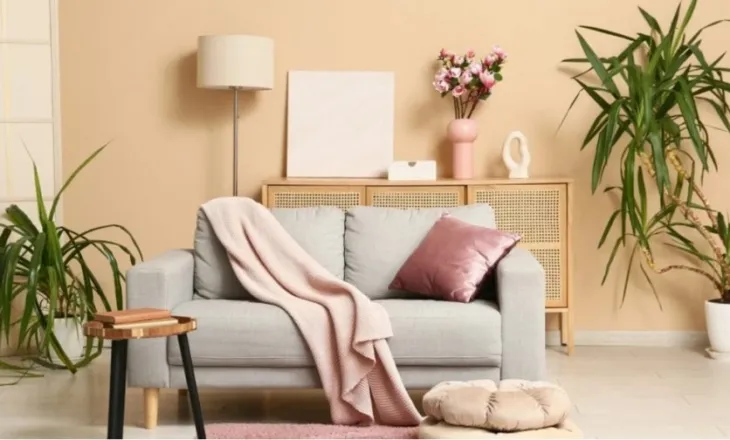 Ngjyrat e viteve ’90 po rikthehen në shtëpi: Si t’i përdorni pa e bërë ambientin të duket i vjetruar