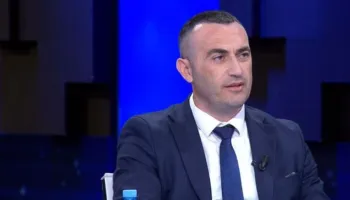 “Ngushtica e Hormuzit, armë strategjike e Iranit”, Deliu: Ja si po vendos Garda Revolucionare minat detare!