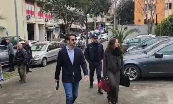 Nis gjyqi për dosjen “Veliaj”, biznesmeni Elman Abule paraqitet në GJKKO (VIDEO)