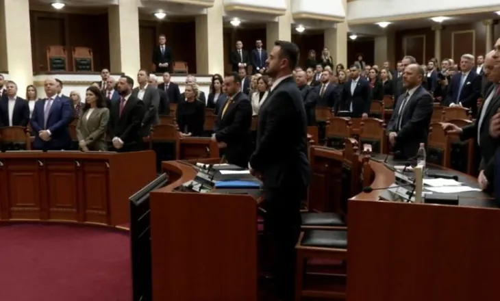 Nis seanca plenare në Kuvend me një minutë heshtje, nderohet edhe ish-deputeti i PD